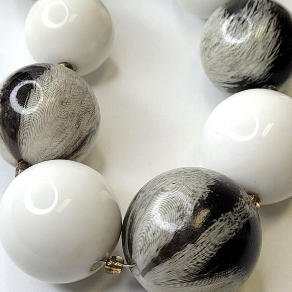 Black and White Large Ball Beads Collar Bib Necklace With Earrings - Picture 4 of 10